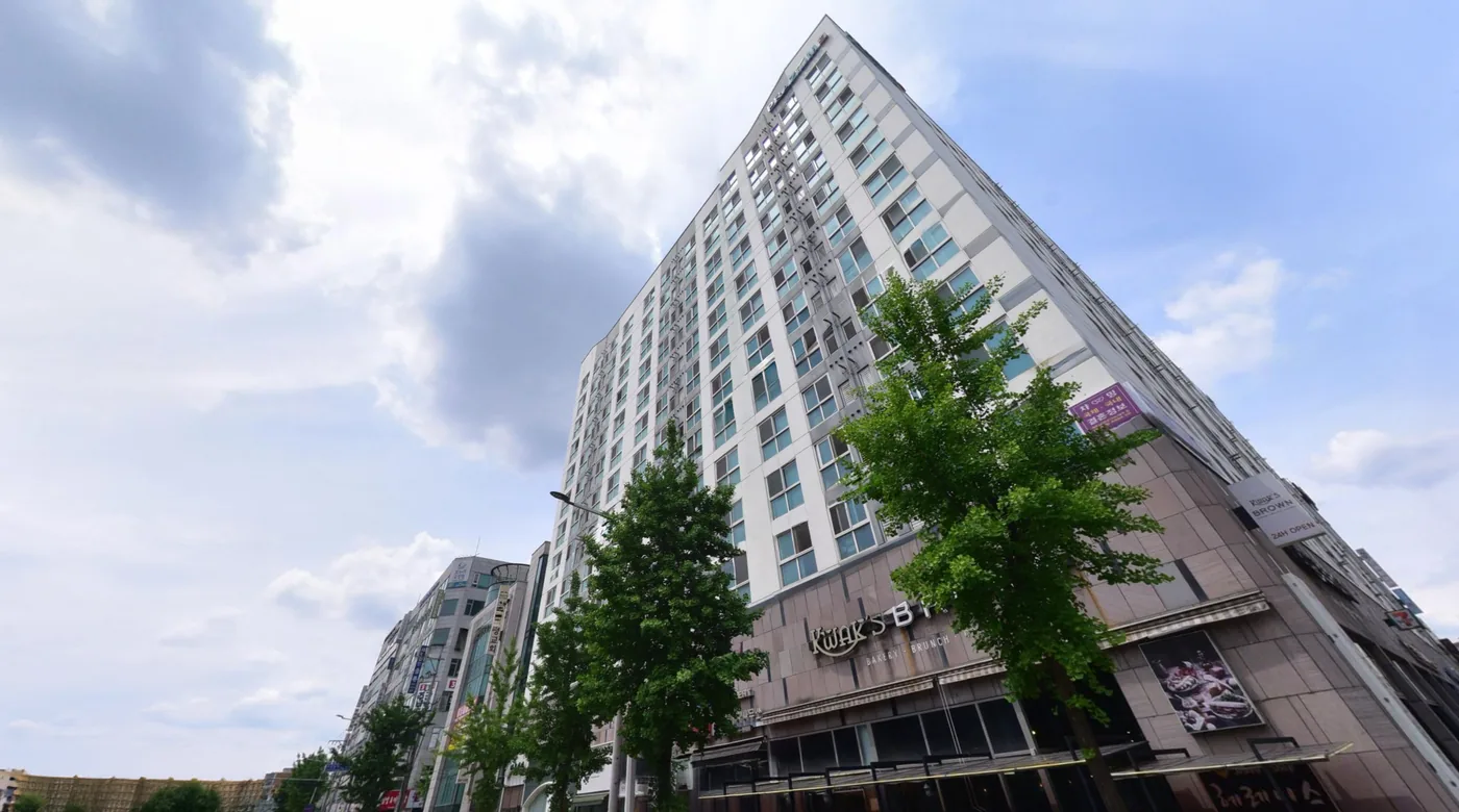 천안 두정동 프라지움9차 건물 외관